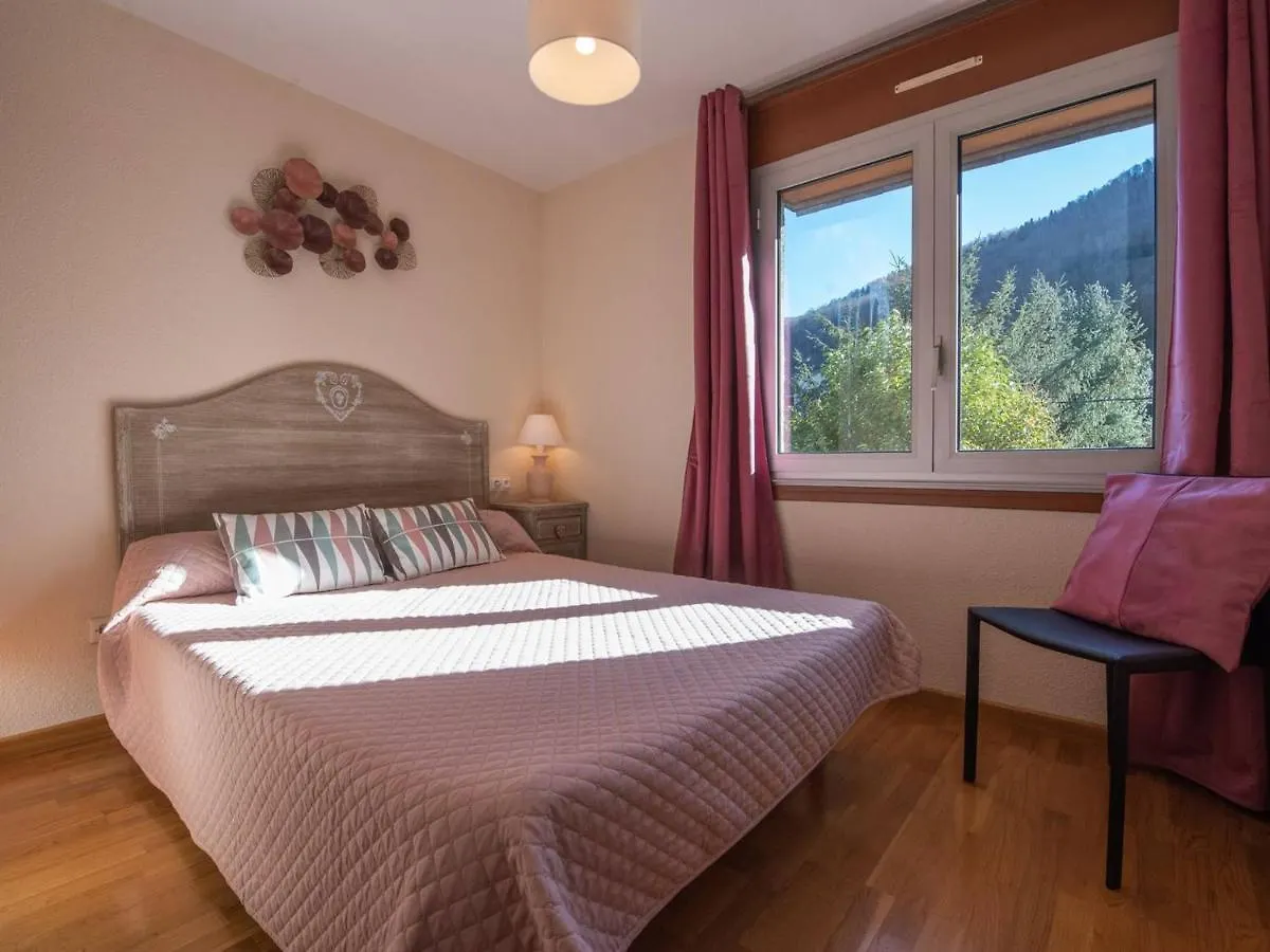 Appartement T3 Pour 4 Pers. A Saint Lary Village, Proche Centre Et Telepherique - Fr-1-296-304 0*, Saint-Lary-Soulan